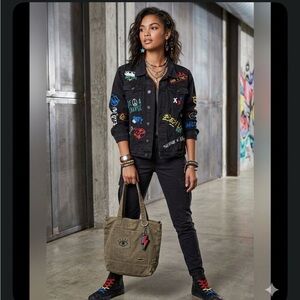 RUE21 Grunge graffiti black jacket SZ:S Preowned front button closure/collared